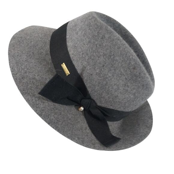 BETMAR! LOVELY DOVE GRAY WOOL BLEND FEDORA W/ BLACK GROSGRAIN RIBBON! SZ OS - Picture 1 of 11
